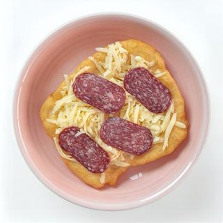 Мекица с луканка и кашкавал