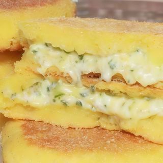 Harcha +miel+fromage beldi