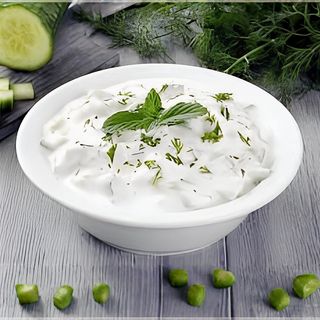 Jogurt i svježi krastavac