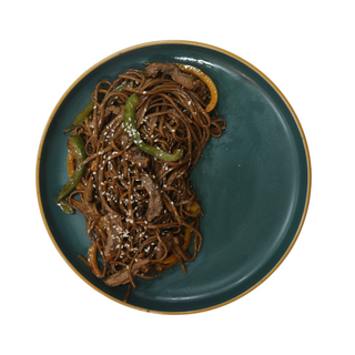 Удон с гречневой лапшой и телятиной