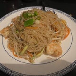 48. Spaghetti di riso con gamberi