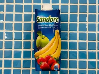 Сандора Банан, яблуко, полуниця 0.5л (0.5l)