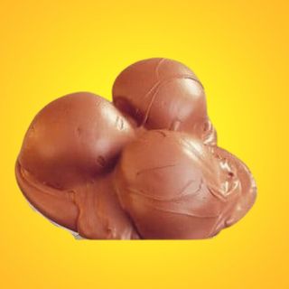 Profiterol con chocolate negro