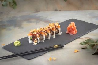 Arigato roll velika porcija + Miso supa + Coca-Cola