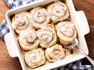 Cinnamon rolls (without toppings)