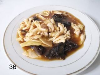 36. Pollo con Bambù e funghi