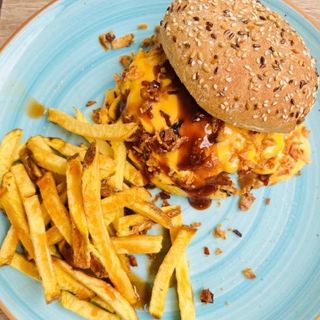 Menú Mustang Burger + patatas + bebida