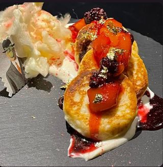 Сирники з сиром Маскарпоне і ягодами (306г)