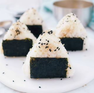 132 Onigiri tuna