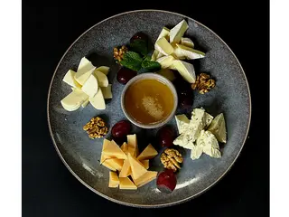 Сирна нарізка (300г)