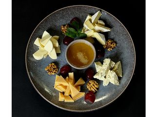 Сирна нарізка (300г)