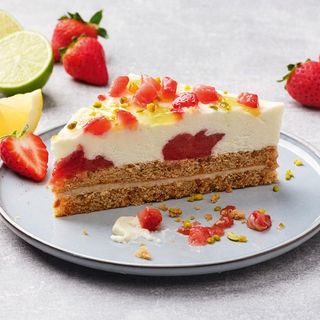 PRAJITURA CU CAPSUNI SI LAMAIE