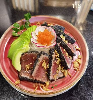 118. Tataki de atún (8 piezas)