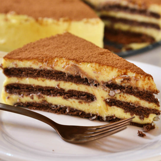 Бисквитена торта