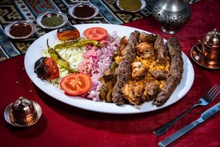 Platou Sehrazat - Specialitatea Casei