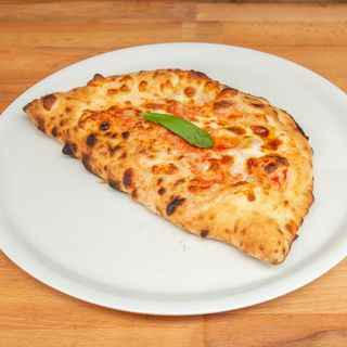 Calzone Cuatro Quesos Mediana