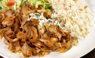 Plato Carne De Pollo Y Arroz