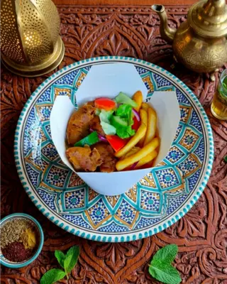 SHAWARMA WOŁOWA MEDIUM BOX