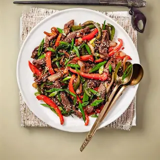 Beef With Onion and Green Chilly