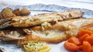 Lubina A La Plancha Con Ajos Fritos