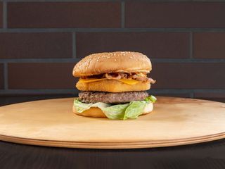 Burger Drwal z promenady z wołowiną