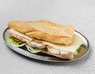 Bocadillo De Bacon Con Queso