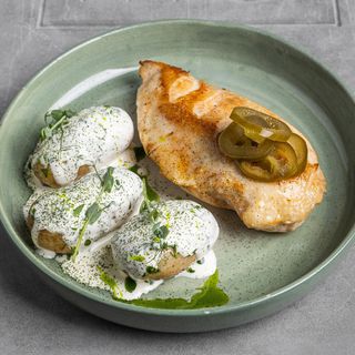 КУРЯЧИЙ СТЕЙК З КАРТОПЛЕЮ (650 г)