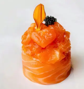 Gunkan con ananas