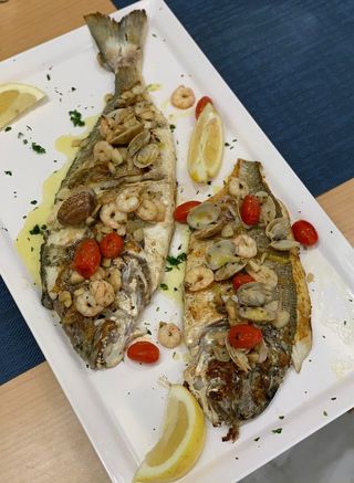 Dorade Grillée À La Sauce Espalda