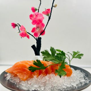 127. Sashimi De salmó (6 Uds.)