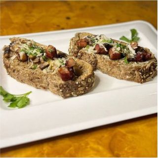BRUSCHETTA DE COGUMELOS