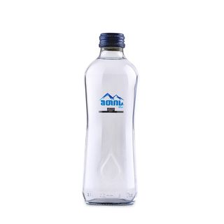 წყაროს წყალი შუშის ბოთლში 0.5 ლ