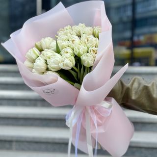 Букет з 25 піоновидних тюльпанів 