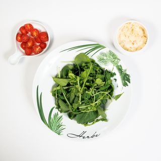 Salata s rikulom i cherry rajčicom