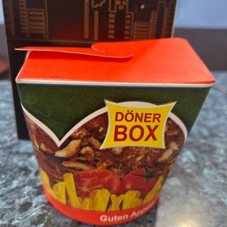 Box kebab grande patatas con carne 