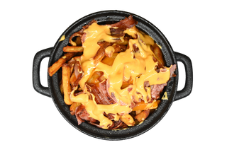 Cartofi prăjiți cu bacon și cheddar