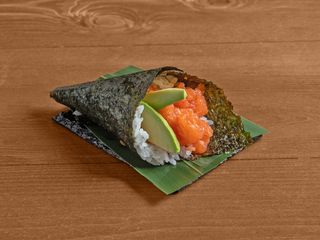 Temaki di salmone
