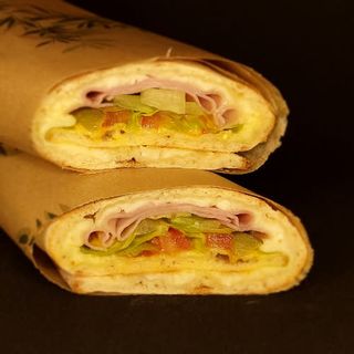 Bocadillo De Jamón Y Queso Roll