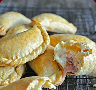 Menù empanada jamon y queso