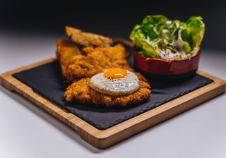 Sznycel z jajkiem sadzonym