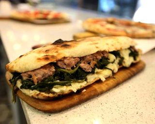 Friarielli, salsiccia e provola