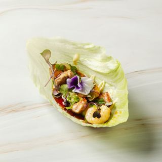 Saam asiático de lagostino y cerdo