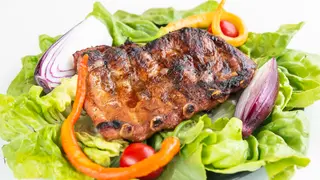 Meniu Coaste De Porc Condimentate La Gratar + Cartofi Prajiti 500G/150G