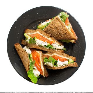 Клаб-сендвич с лососем (710гр.)