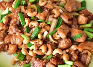 Пилешко с кашу (500г)