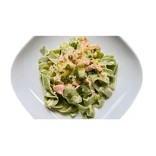 Tagliatelle sa lososom i špinatom