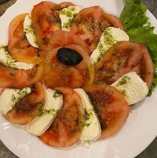 Салата Капрезе (400г)