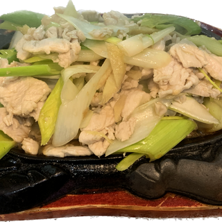 Pollo con Jengibre Y Cebilleta 姜葱鸡