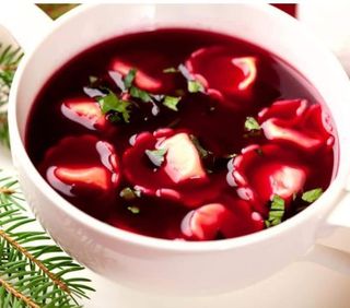 Czerwony barszczyk z uszkami