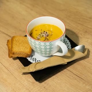 VINERI - Supă cremă de linte roșie